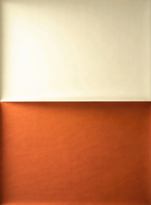 hq5JZsQixdSrOkfIHl2kC_L9toccBt.webp A vertical colour-field artwork with a pale warm cream plane above a flat terracotta plane, meeting along a single clean horizontal edge.